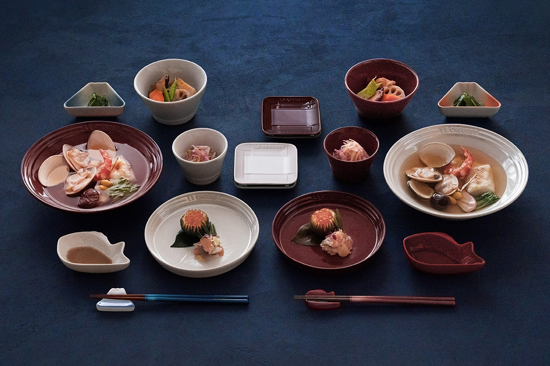 鉄紺色が優美な存在感を放つ