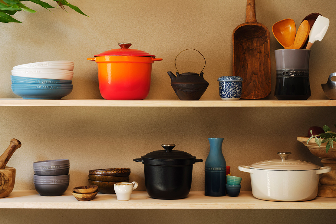 日本人のライフスタイルに合わせ、フランスの職人と共に開発した鋳物ホーロー鍋、ココット・エブリィ。