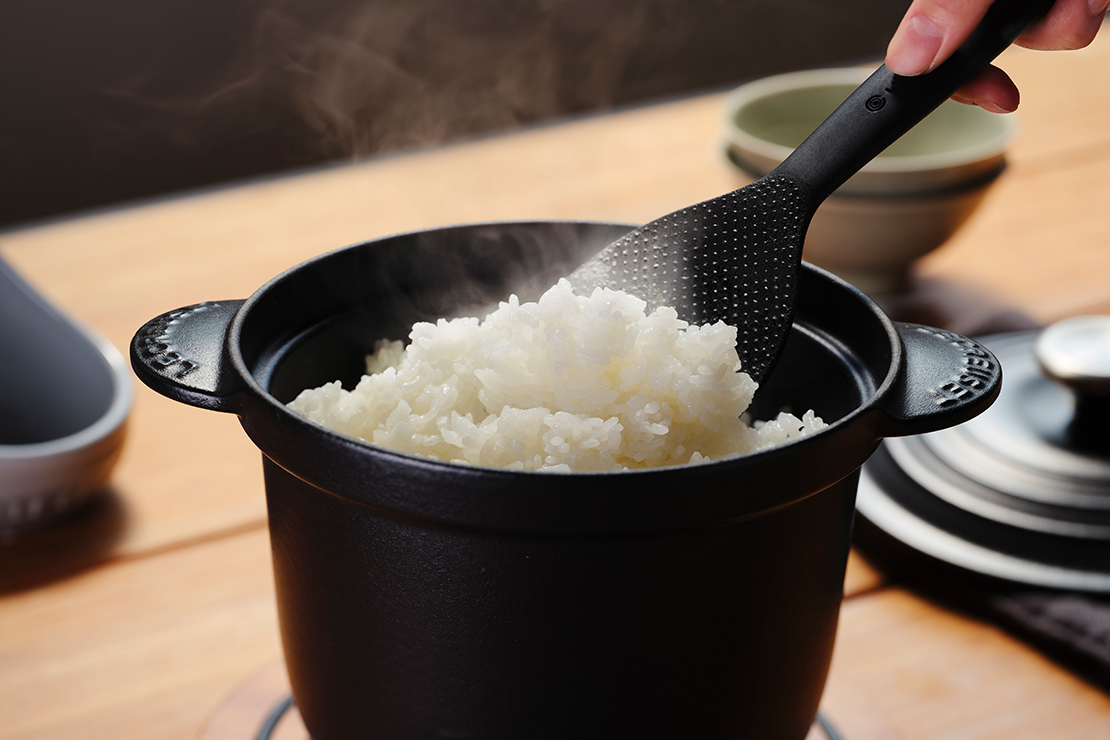 鍋炊飯ならではの粒立ちと香りを楽しめます。