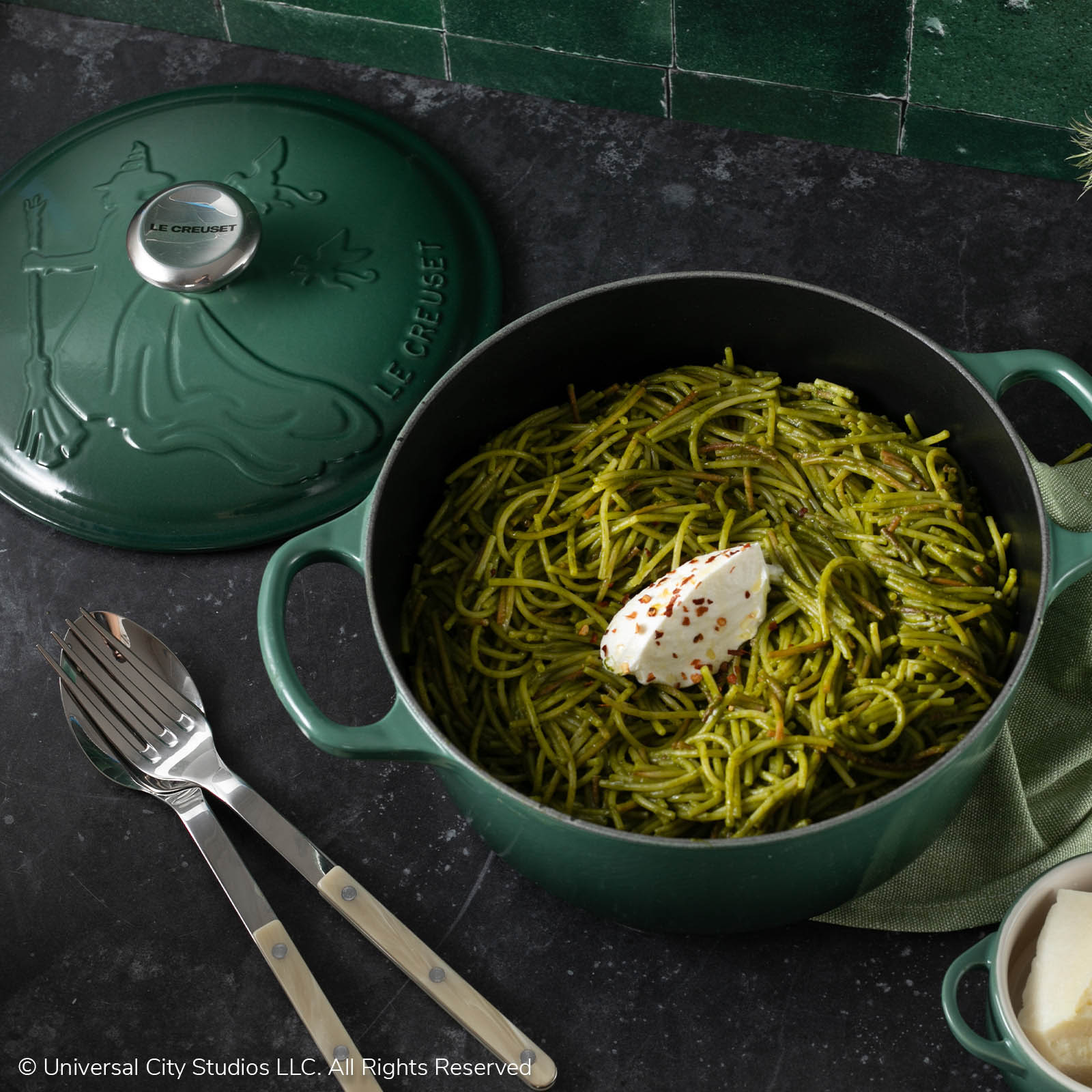 シグニチャー ココット・ロンド エルファバレリーフ (ブラックマットホーロー) image number 7