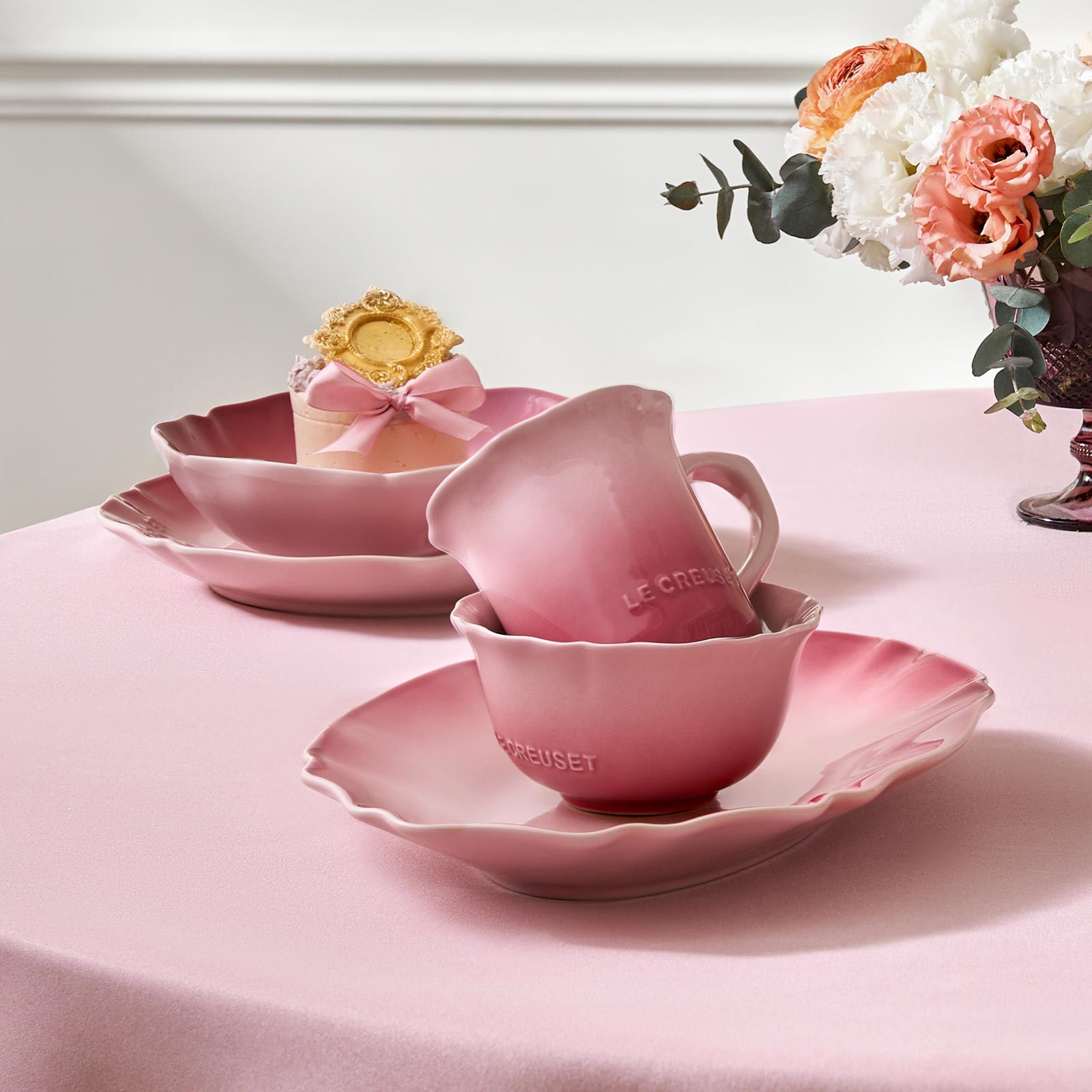 エレガントフリル・オーバル・プレート ナチュラルピンク