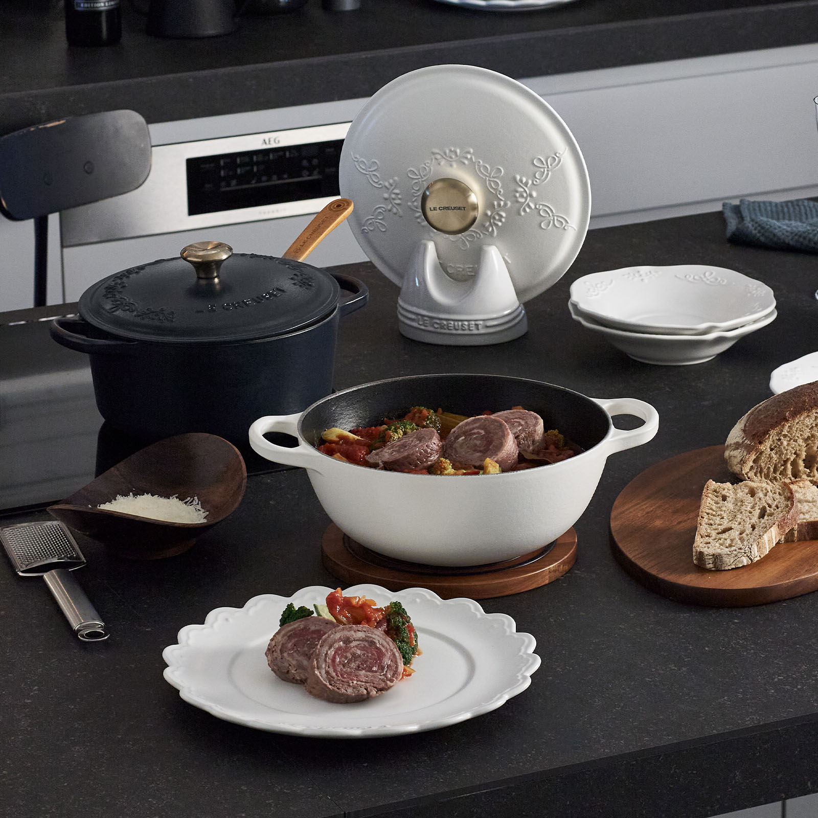 シグニチャー マルミット エタニティレース (ブラックマットホーロー・ライトゴールドツマミ) image number 5