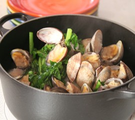 あさりと⻘菜の蒸し煮