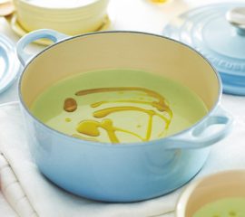 そら豆のポタージュ　ブルーチーズ添え