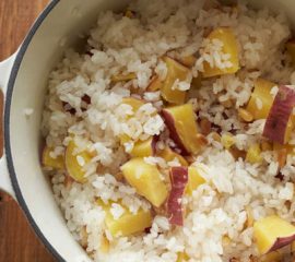 さつまいもと松の実のご飯