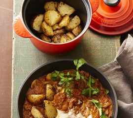 ビーフストロガノフ・じゃがいものハーブバター