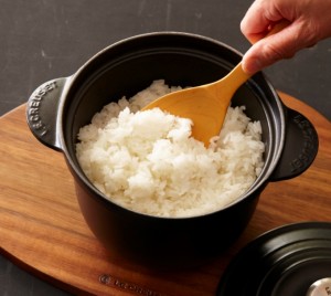 日本価格  ・ル・クルーゼ　レシピスタンド（ブックスタンド） Creuset Le 調理器具