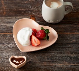 いちごのミルキーメープルシャンティ―～チョコレートソース掛けの作り方
