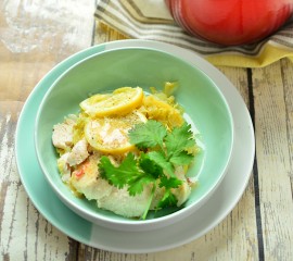 キャベツと鶏のレモン塩麹蒸し～アジアンヨーグルトソース